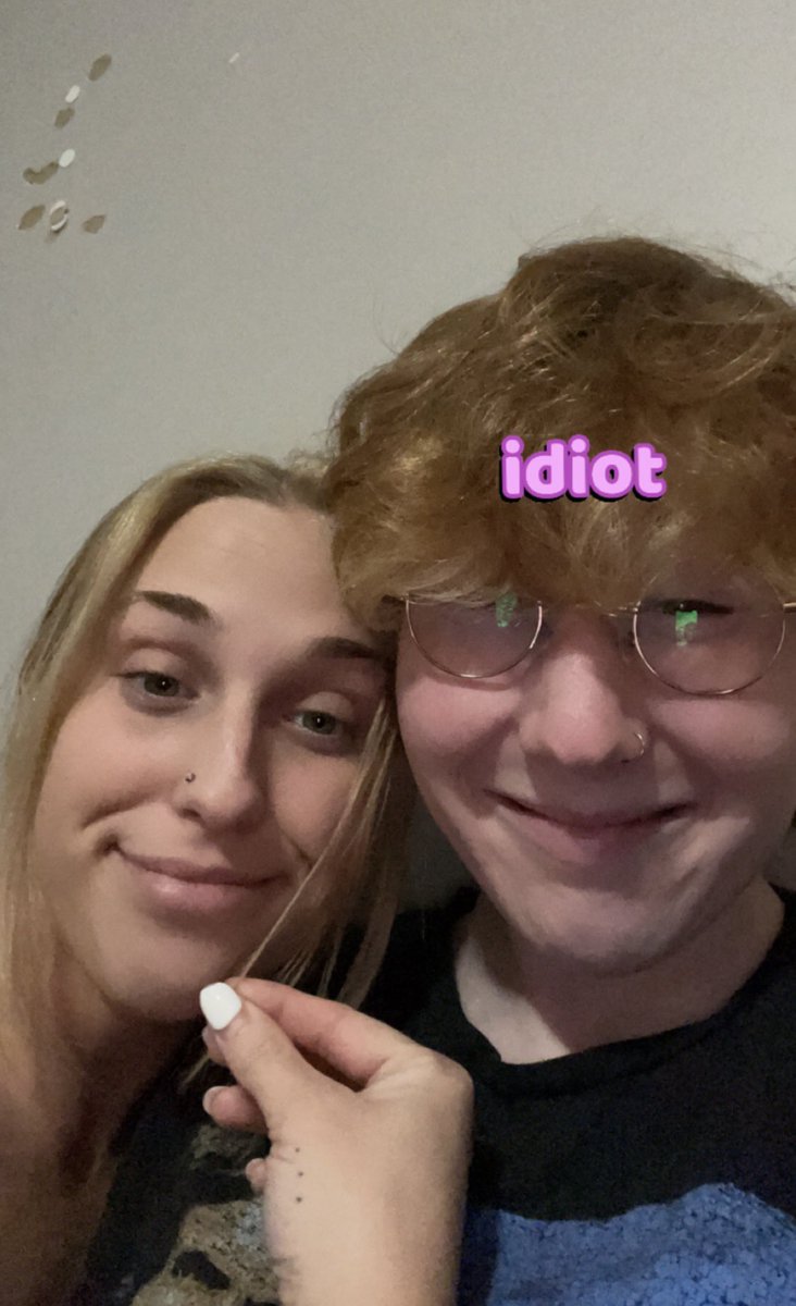 SydniMcknight's tweet photo. Today marks a whole year with this idiot. My perfect peach. https://t.co/lDaPEDS0Pq