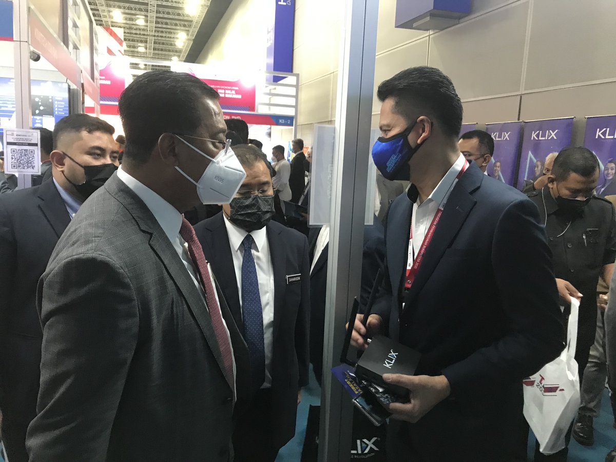klixmy's tweet photo. Kolaborasi KLIX bersama Teraju di majlis perasmian dan pameran ini adalah sebagai salah satu syarikat bumiputera yang telah diiktiraf dengan status KEGA (Key Economy Growth Activites) untuk memacu industri digital negara.

KLIX

Revolusi Gaya Hidup

#klixmalaysia #superinternet https://t.co/5RVWAts7Gl