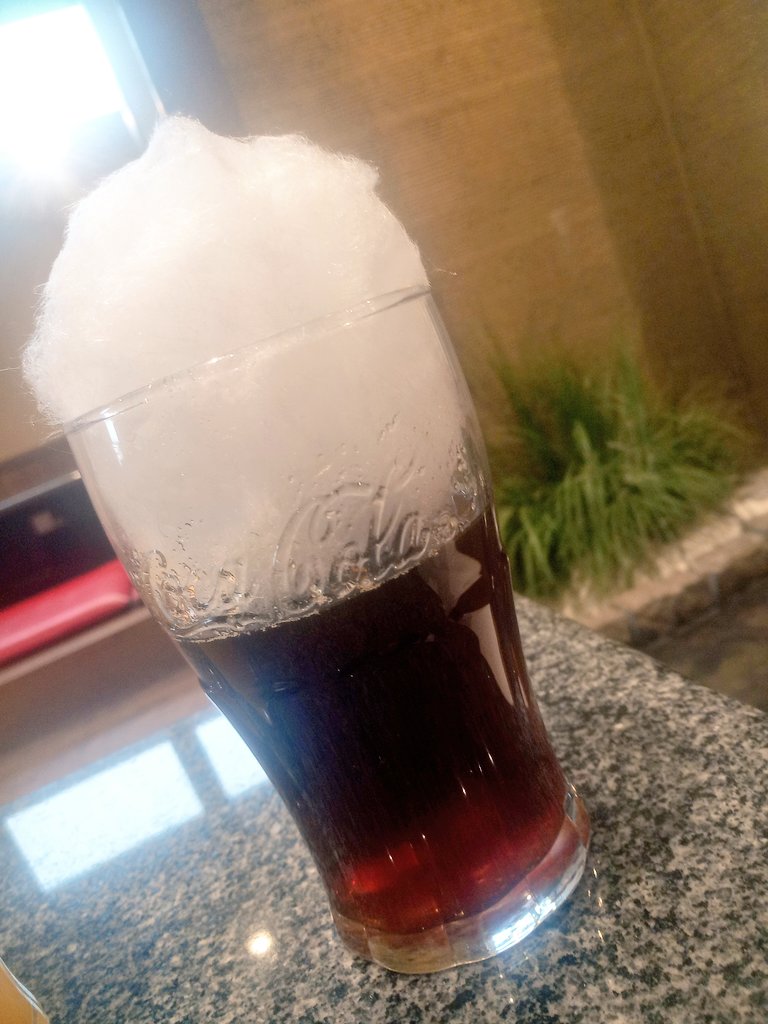 hako42755661's tweet photo. 飲み物に綿菓子のせて
写真撮ってみました☁
ちなみに全部同じ綿菓子を活用
な〜んか楽しかったです🤗✨🎶🍀
#平和な時間
#何事も自己満足
#happyな時間を意識して
#htystyle
#お茶する時間が好き
#posii(ポジー)
#たけうちーむ
#仲間募集中
#綿菓子
#コーヒー
#紅茶
#オレンジジュース
#ドリンクバー https://t.co/rxV2CMq5KE