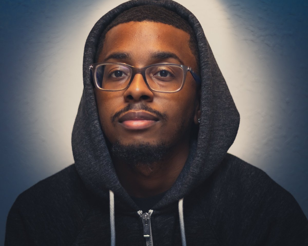 Markiiese's tweet photo. Self portraits 📸 https://t.co/ngFf910uzJ