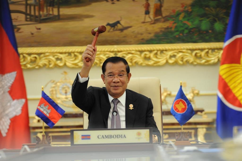 MayWongST's tweet photo. #Cambodia #PM #HunSen will go ahead with meeting #Myanmar's #military-appointed foreign minister as he said "if we do not work with the authorities in Myanmar, who do we have to work with"? Cambodia is #ASEAN chairman next year. #WhatsHappeningInMyanmar
https://t.co/aq3ZvMq8MM https://t.co/Y3v2Na78Hk