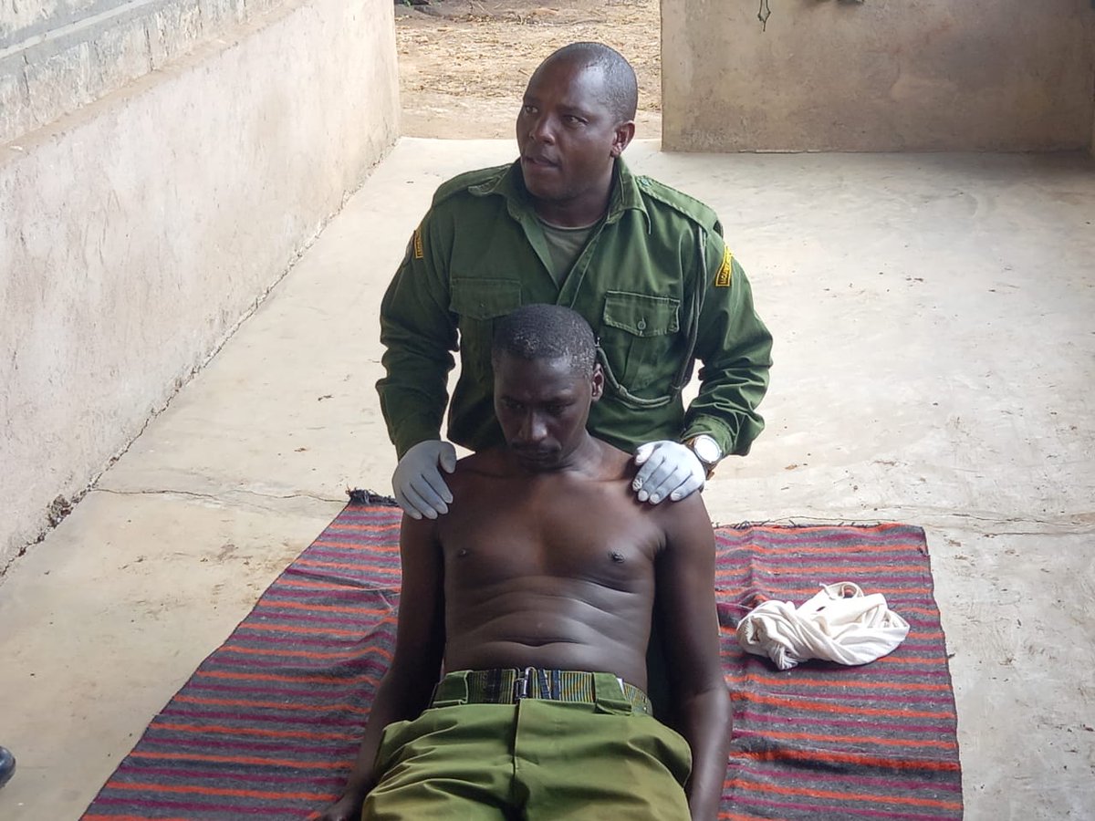 mountkenyatrust's tweet photo. We conducted a four day "Ranger Life Saver Training" to Illmamusi rangers. Training incl safety training, medical emergency procedures, and evacuation.
A special thank you to #LEADRanger for supplying three kits and two stretchers to be used by the new trainees when patrolling. https://t.co/QklxTEeg7M