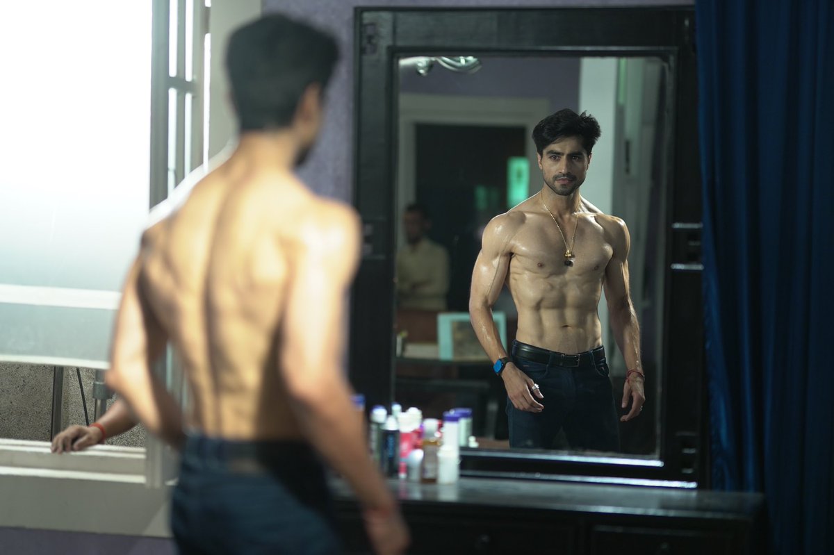 ChopdaHarshad's tweet photo. Best friend checking with the best enemy are we keeping on course. https://t.co/WFy9JnEkJq