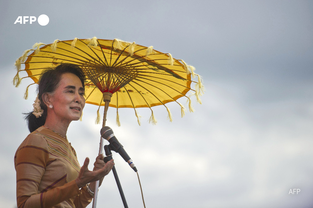 AFP's tweet photo. #UPDATE  Myanmar court jails ousted civilian leader Aung San Suu Kyi for four years for inciting dissent against the military and breaching Covid rules, junta spokesman tells @AFP.

The Nobel laureate has been detained since the generals ousted her government on February 1 https://t.co/ZyROaiLoQY