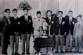 marcellktsr's tweet photo. Soekarno, Soeharto &amp; Habibie. Kepala kepala negara ini tau betul cara menghargai setiap keringat para pahlawan olahraga-nya.

Pemerintahan itu bukan jabatan yg kekal.

Kalian mengukir sejarah atas nama kalian hari ini, dan selamanya.

#ApresiasiUntukAtlet https://t.co/C7QI78r0yS