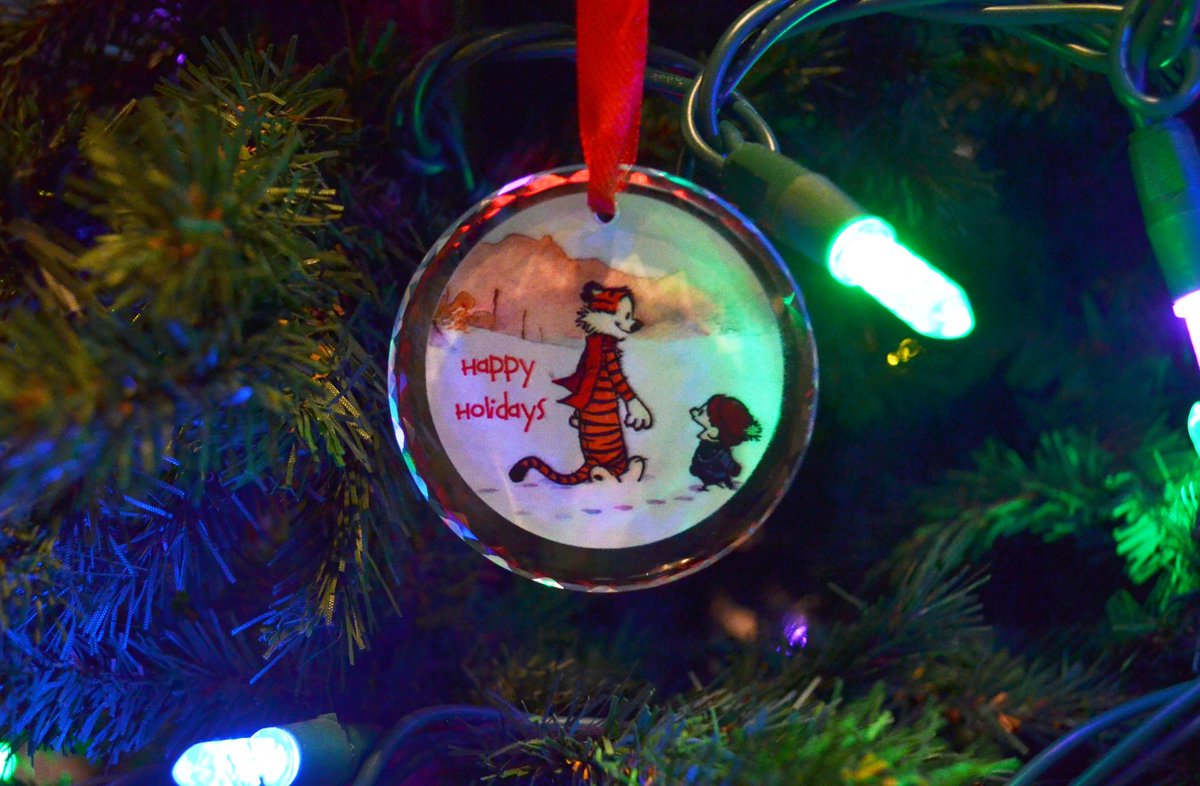 CandHfandom's tweet image. You asked &amp;amp; we listened, buy 3 get 2 free is now a daily deal! Or you can scoop up all 13 ornaments for 50% off! Treat yourself or treat everyone on your list this year!🎁👦🏼🐯 
Coupon code:BUY3GET2FREE
Rt this for a chance to WIN a free ornament.

Only at calvinandhobbesfandom.com