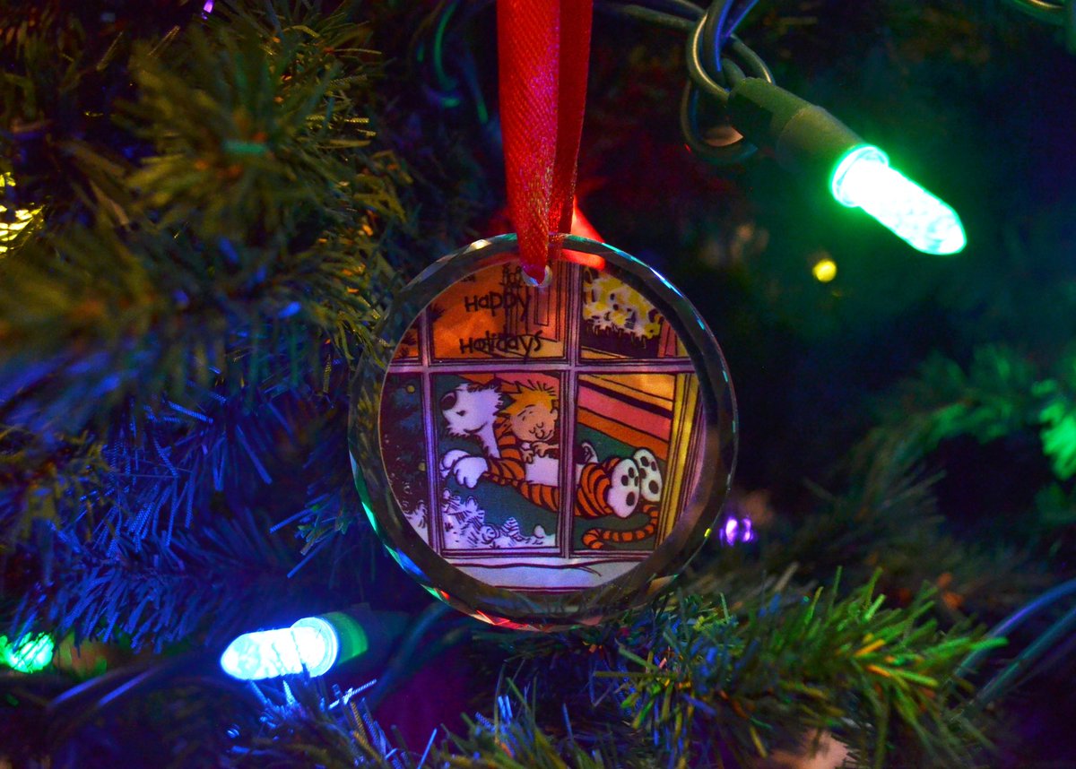 CandHfandom's tweet image. You asked &amp;amp; we listened, buy 3 get 2 free is now a daily deal! Or you can scoop up all 13 ornaments for 50% off! Treat yourself or treat everyone on your list this year!🎁👦🏼🐯 
Coupon code:BUY3GET2FREE
Rt this for a chance to WIN a free ornament.

Only at calvinandhobbesfandom.com