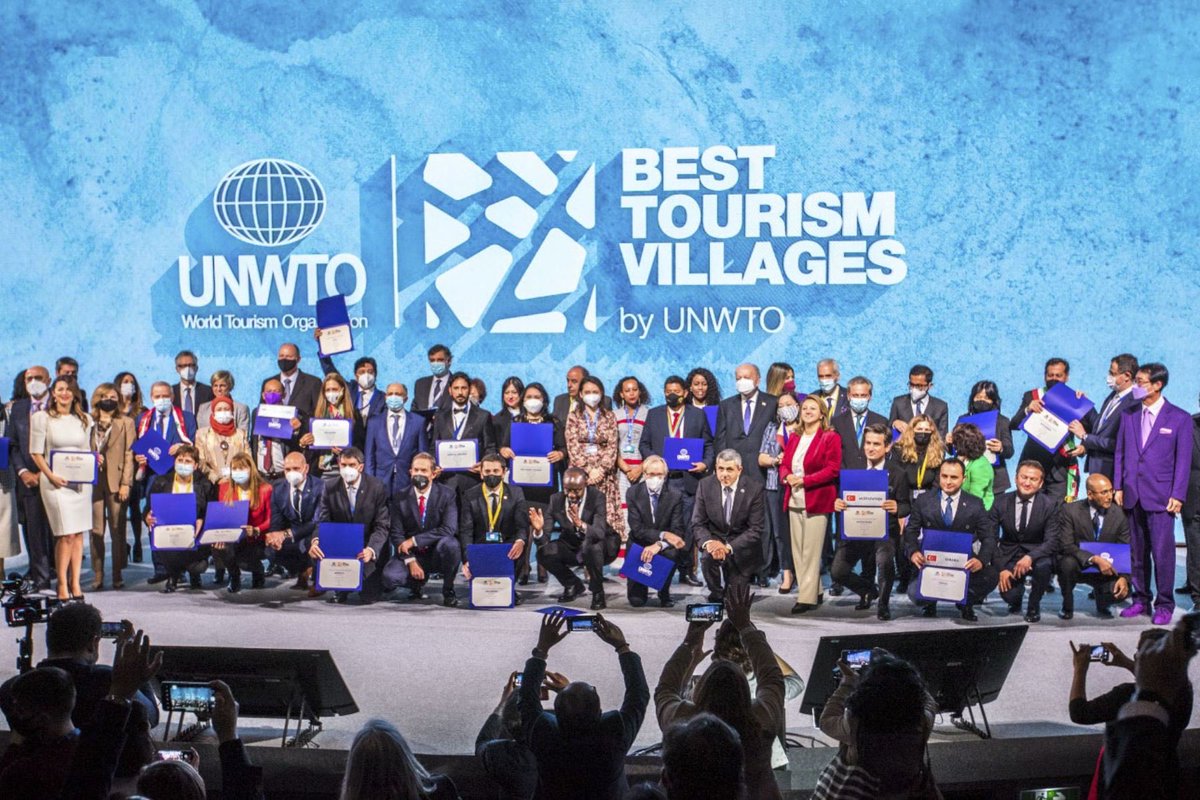 FernandoAchata's tweet photo. This is something #Sacrevalley #Cusco and for sure #Ollantaytambo deserve it, now is time to work harder to make people have wonderful traveling experiences. Is one of this unique places in earth living culture and fantastic nature. https://t.co/BYwFjHh7yL