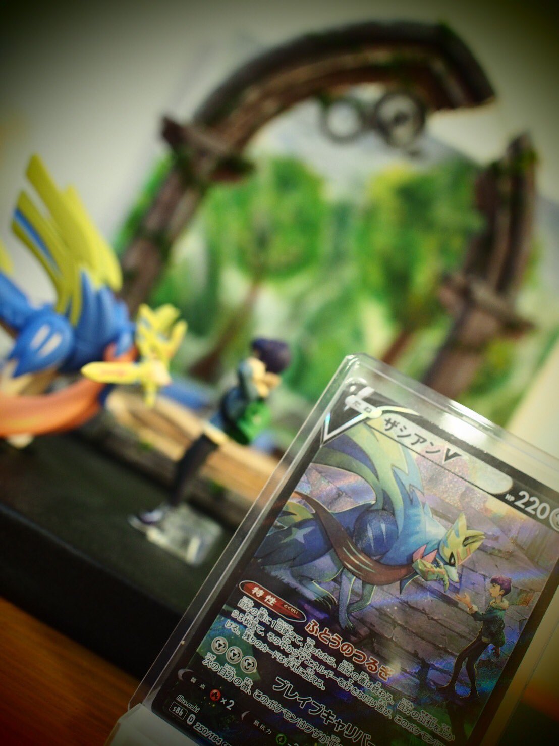 ほくろまん ﾎﾟｹﾓﾝ ｼﾞｵﾗﾏ ポケカ スケールワールド ジオラマ ホップ ザシアン まどろみの森 Vmaxクライマックス再現シリーズ Aoki様のイラスト再現 剣盾ストーリーで一番の胸熱場面を ポケカで描いてくれてありがとうございます ポケカ