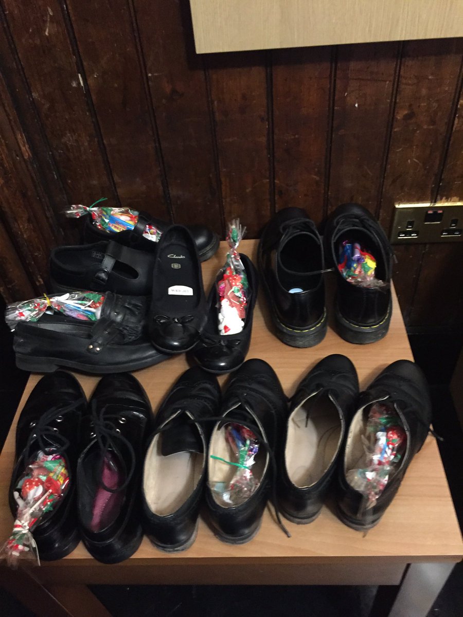 With Christmas fast approaching the students were getting into the festive spirit this weekend with trips to the <a href="/TheBotanics/">Royal Botanic Garden Edinburgh</a> light show, a wonderful evening at the <a href="/KimmerghameH/">Kimmerghame House</a> Christmas fayre and shoes polished for the Christmas elves to visit in College West. 🎄