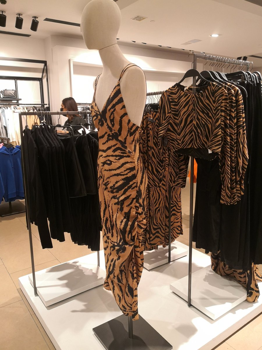 Le he dado mi bocadillo al maniquí del Zara.