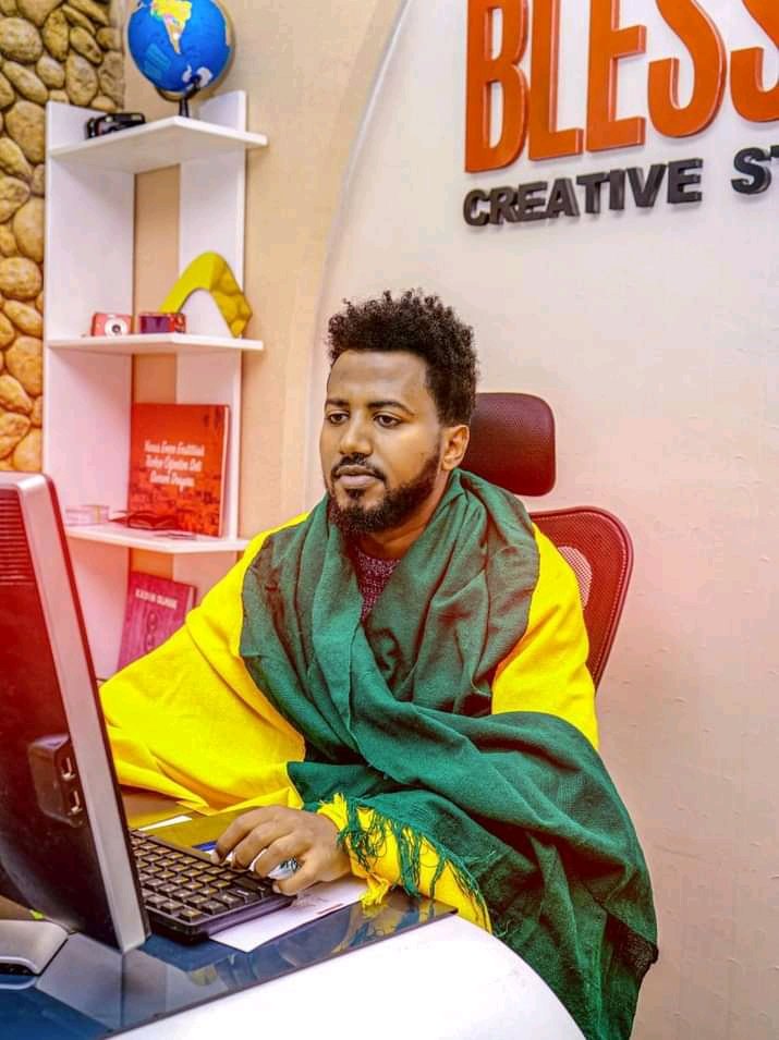 DanielMelkamuG's tweet photo. ሀገሬ ስራዬ ናት!
💚💛❤️
#EthiopiaPrevails https://t.co/E5Cvgv9dQ6