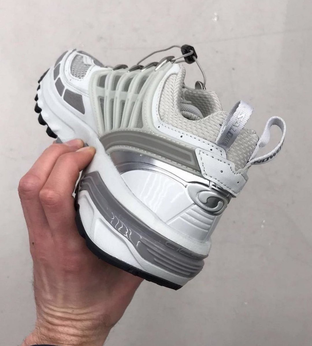 StreetFashion01's tweet photo. Salomon FW21 ASC Sneaker!🖤 https://t.co/4c5k0RyrMH