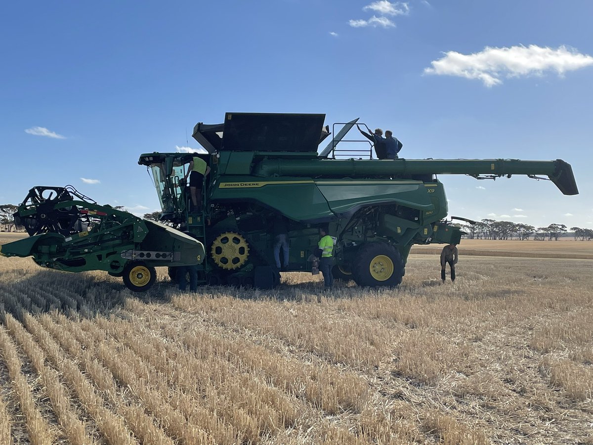 Thanks to <a href="/AFGRIAU/">AFGRI Equipment Australia</a> <a href="/Chewy1510/">Mat Chambers</a> <a href="/andrevrooyen11/">Andre Van Rooyen</a> for the demo of the X9 today. Very impressive in the cold conditions .