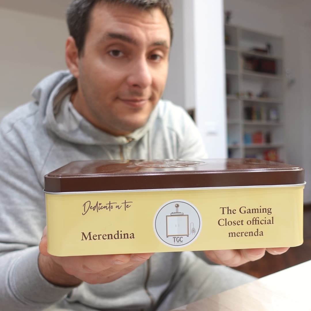 GamingCloset's tweet photo. Nomen omen 🤭... Grazie a @mulinobianco per l'iniziativa #dedicatoate che dopo decenni mi ha permesso di mangiare nuovamente il #soldino (allego foto della confezione sbranata).
#mulinobianco #merenda #snacks #snacktime  #gaming #videogames #foodphotography #Foodies https://t.co/rJS9CdwWTC