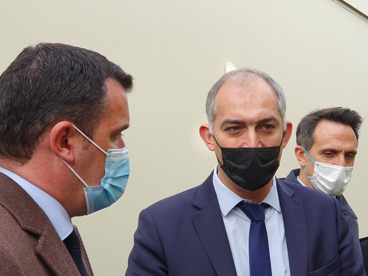 PCAMEO's tweet photo. Présentation à #SerresCastet de la 100 000eme prise et du 23 000eme client #THD64 avec #NicolasPatriarche @lafibre64 @lionelrecorbet Pdt @XpFibre @AlainPARROT DG #THD64 https://t.co/uY6aQKthfB