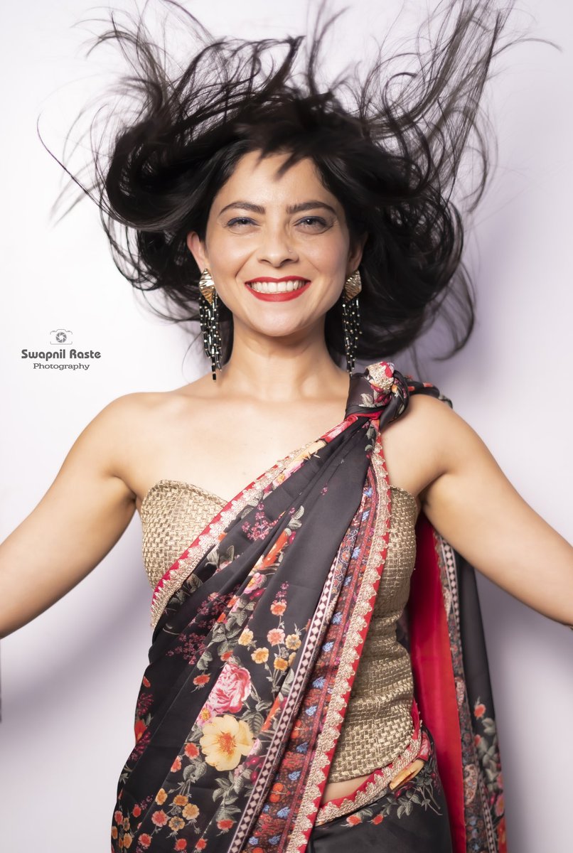 meSonalee's tweet photo. Cannot be more #happy #grateful as this #weekend turned out to be the most special in my career so far!

From @ZeeTalkies ‘s #mfk to @TEDxMITAOE #talk …

#Pandu &amp; #Jhimma both running to packed houses!

P.S. sharing some public to critics’s reviews for #usha #panduincinemas👮🏻‍♂️ https://t.co/tXjXQitxRA