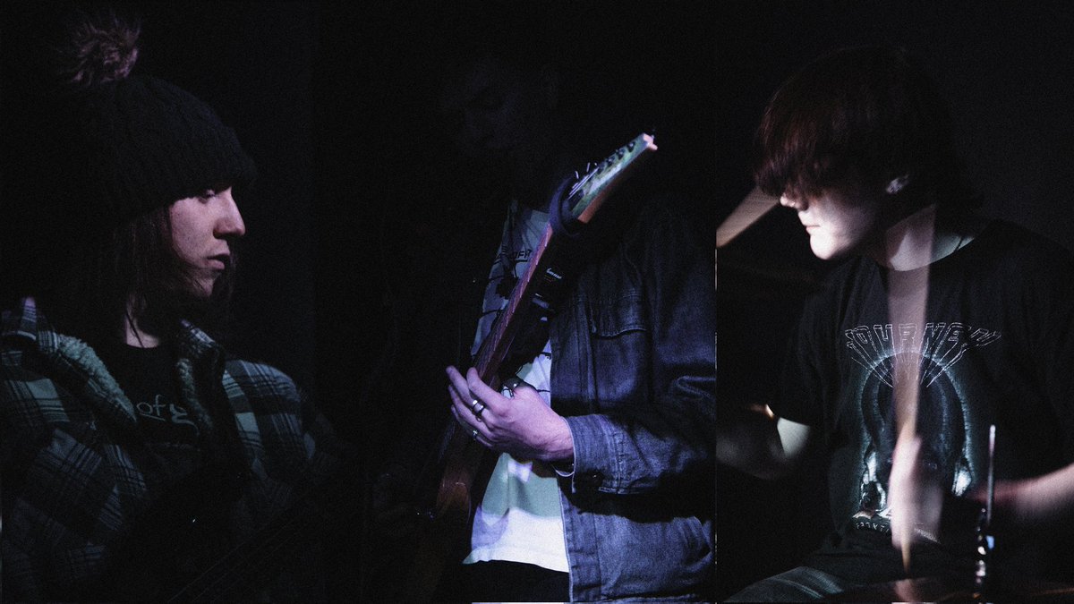 11 Hours tweet media