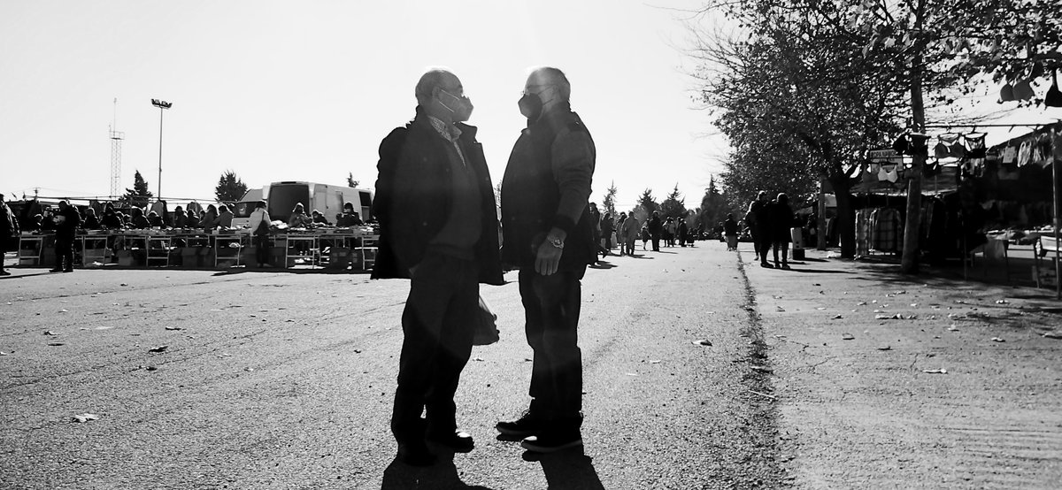 Dialogues

#streetphotography 
#blackandwhite #panoramicphotography #panoramic #panorama #candidshot #candidphotography #fineartphotography #photography
#streetphoto 
#fotografiadecalle
#fotografiacallejera