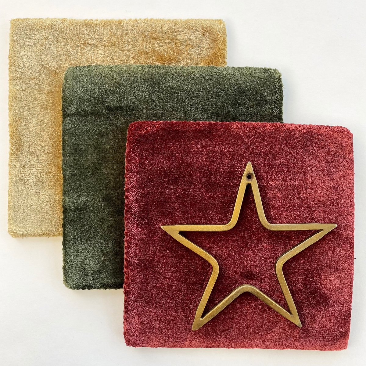 jacarandacarpet's tweet photo. Spanning 28 shades, our Kasia / Kheri handwoven rugs beautifully compliment Christmas colour palettes.
https://t.co/Eel8fdyGx4
#christmascolours #christmasinteriors #tistheseason #rugforchristmas #christmascolourschemes #handwovenrugs #tencel #scandichristmas #traditional https://t.co/IzL4ViS8a3