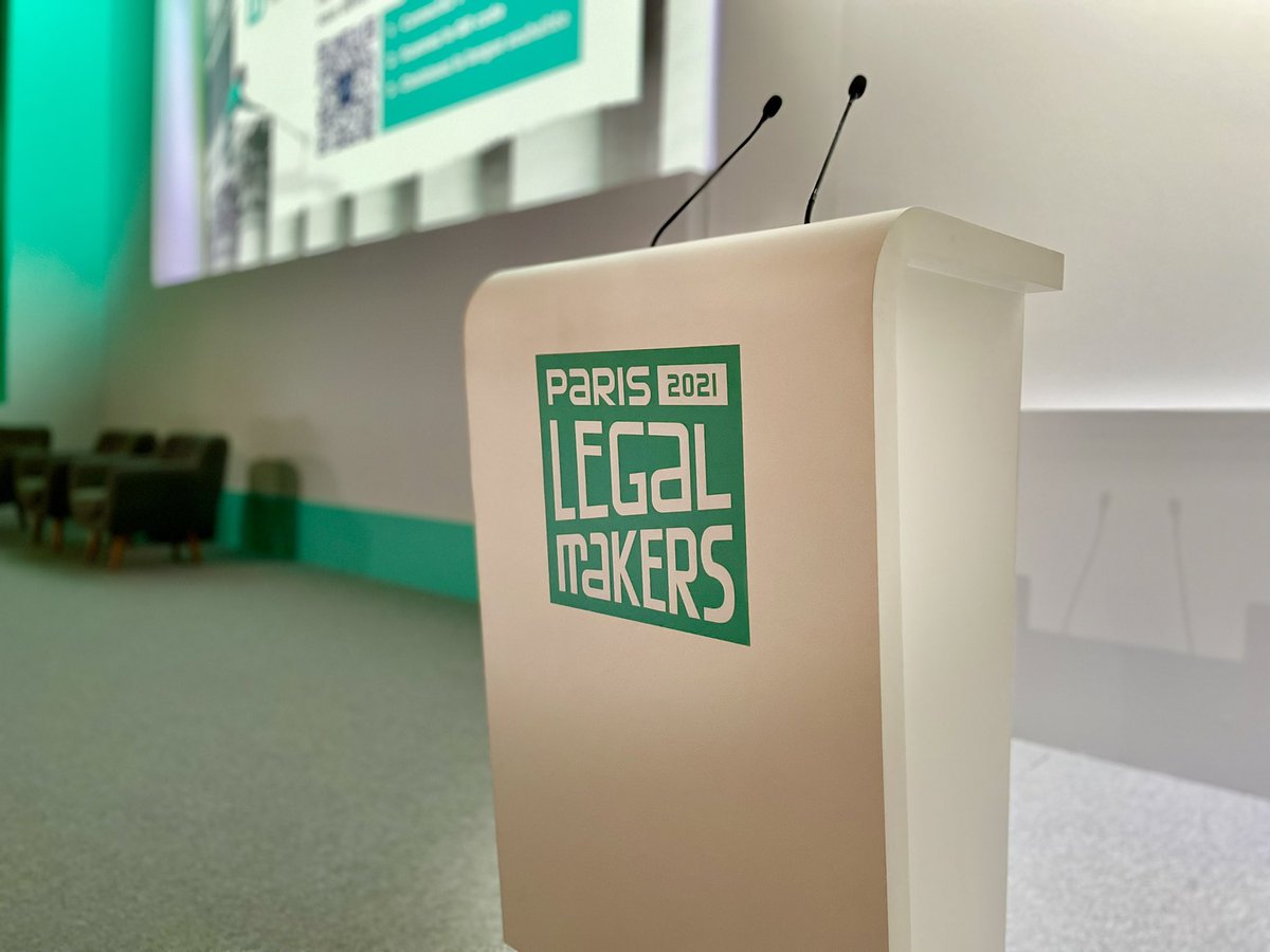 Après des mois de travail, le #ParisLegalMakers de <a href="/Avocats_Paris/">Avocats de Paris</a> s’ouvre enfin ! 

On ne va pas se mentir, je ne comprends pas tout, mais c’est vraiment passionnant !