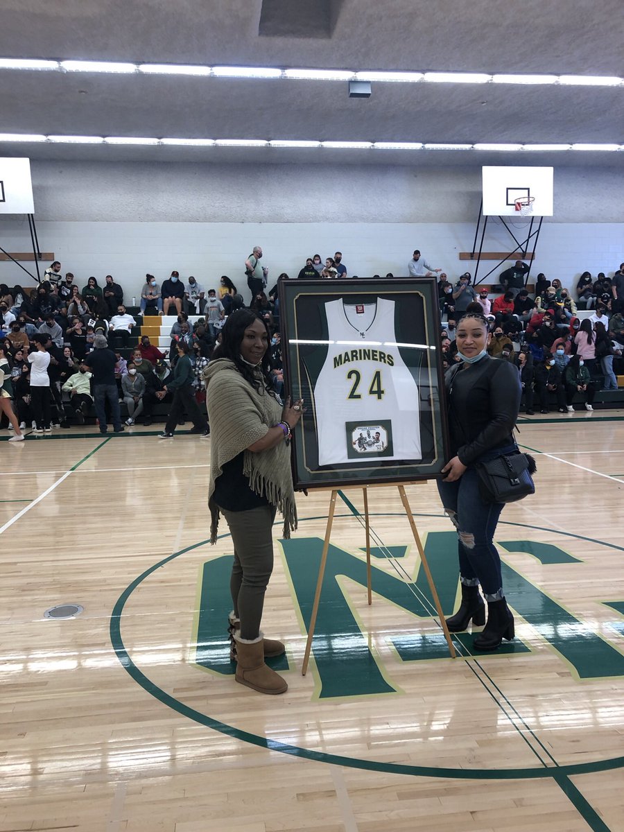 Thank you to all for your support. #24 retired jersey moreaucatholic.org/oscar-frayer-m…