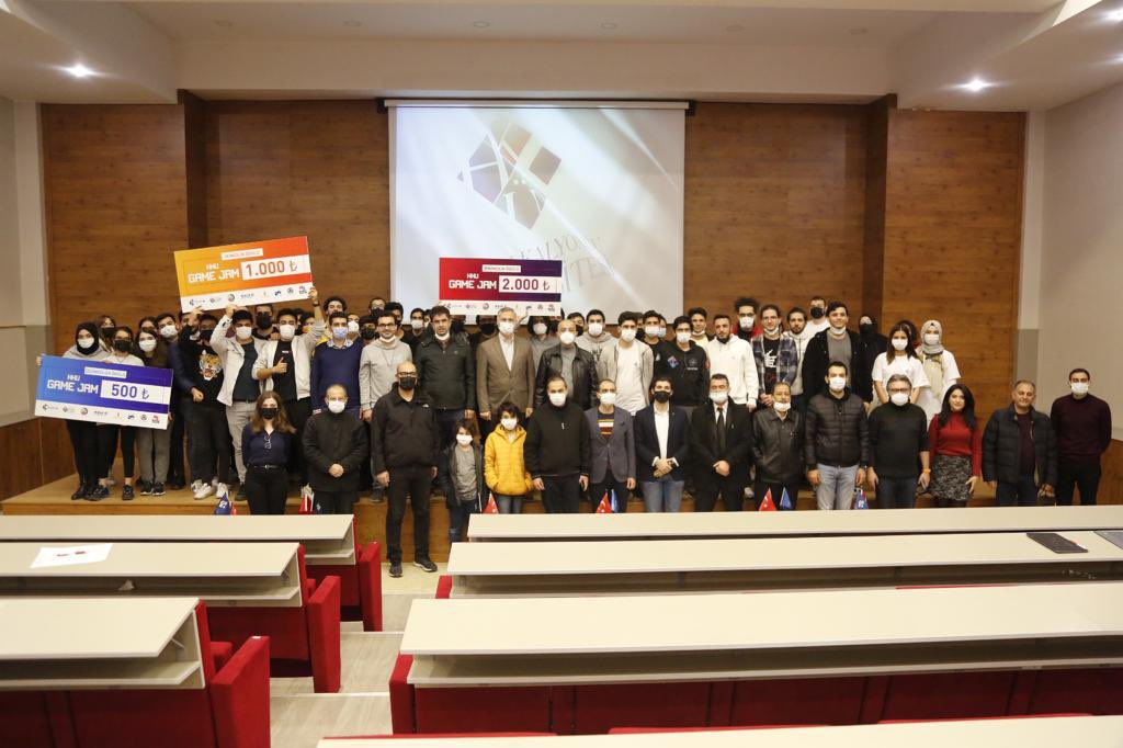 hkunv's tweet photo. Genç yazılımcıların 13 oyun geliştirdiği 48 saat süren HKÜ Game Jam’in Ödül Töreninde, ilk üçe giren oyun grupları ödüllerine kavuştu.

Haberin detayları için: ⏬ 
https://t.co/PLNwTaU5Zm https://t.co/443qCQ7bKQ