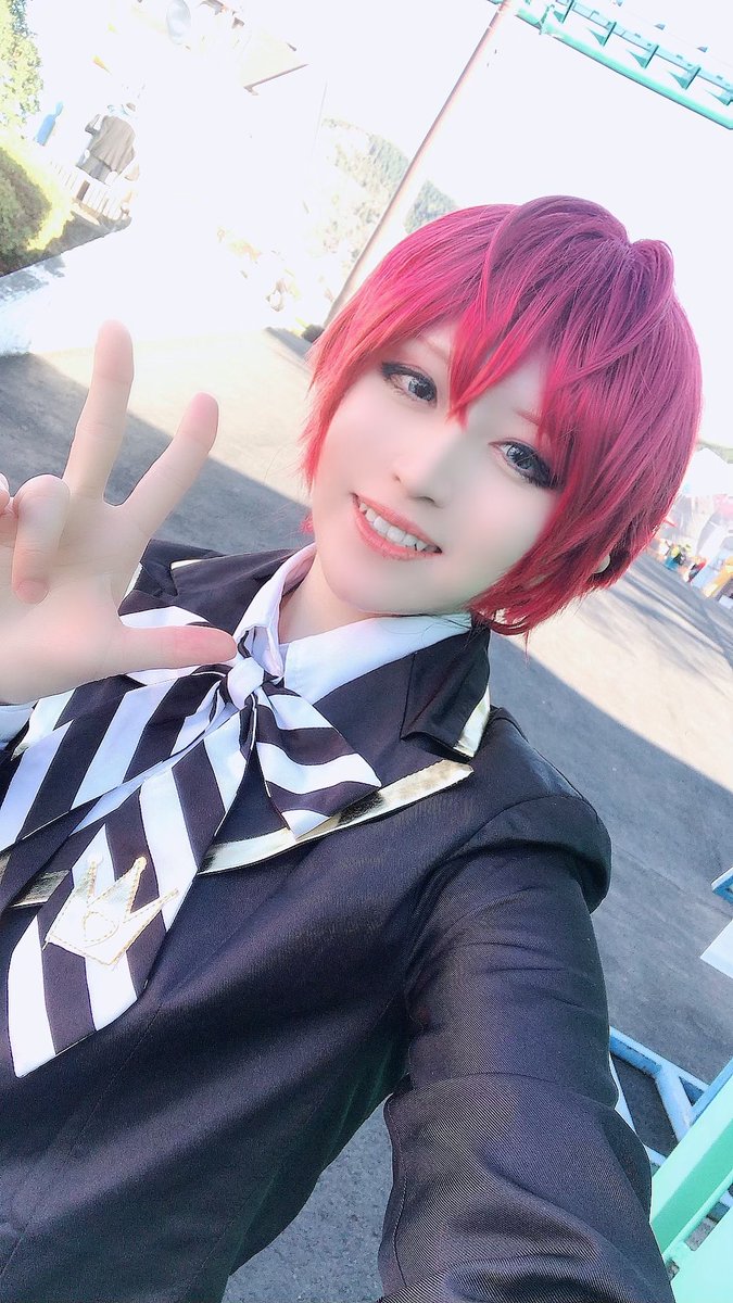 hakuu1009's tweet photo. 先週ですが城島コスプレイベでツイステのリドル君🌹してきました🤗
久しぶりのコスプレでやっとリドル君できた😭
まめちゃん、きーちゃんありがとう💖
#KCF67 
#城島高原パーク https://t.co/3YtF64JpOA