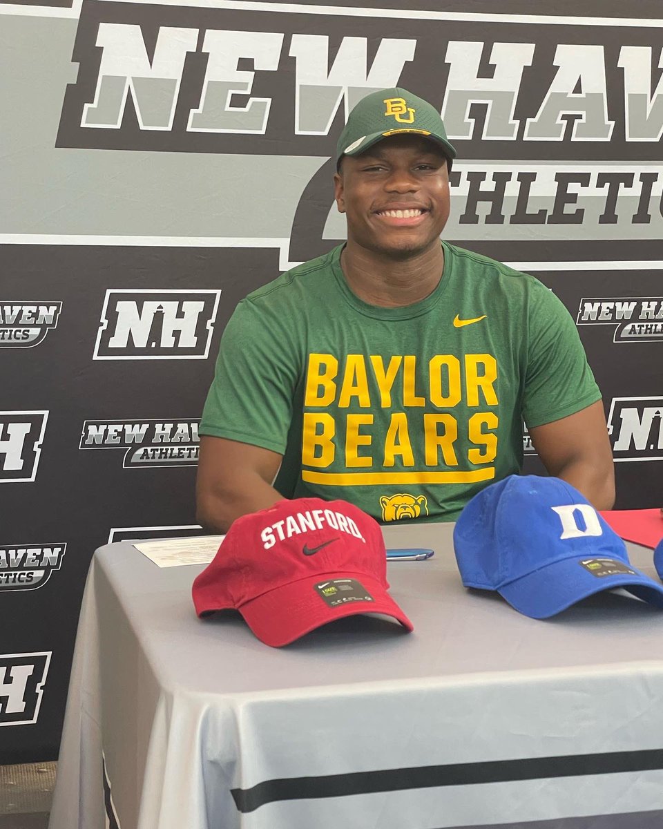gmoorethrows's tweet photo. Excited to announce my commitment to Baylor University!!🐻🟢🟡 https://t.co/DQqnZbDY3T