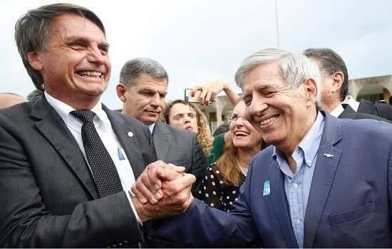 zedotoko's tweet photo. SOB COMANDO DE BOLSONARO, GENERAL HELENO AUTORIZA MINERAÇÃO EM UMA DAS ÁREAS MAIS PRESERVADAS DA AMAZÔNIA 
general Augusto Heleno, ministro-chefe do Gabinete de Segurança Institucional (GSI) deu aval a pelo menos sete projetos de garimpo de ouro em áreas intocadas da Amazônia. https://t.co/fAX9aedQ6u