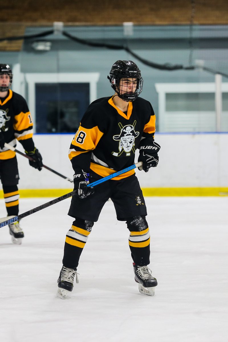 Interbucshockey's tweet image. The Bucs take on The Delco Dragons tonight at Ice Works in Aston. The puck drops at 9:30. Get to the rink and support the team.