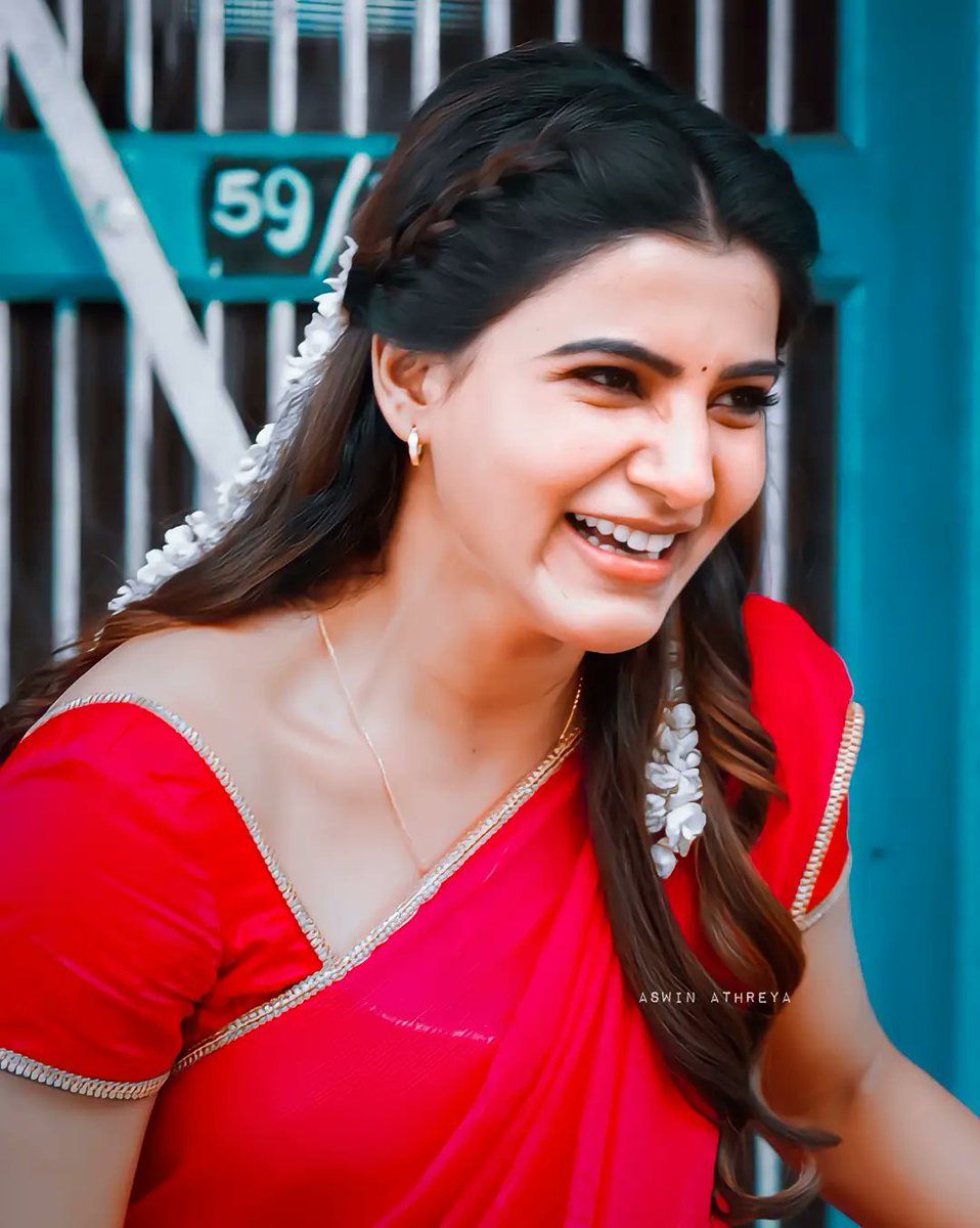 aswinsammu's tweet photo. @SrideviMovieOff @Samanthaprabhu2 @krishnasivalenk @hareeshnarayan @dirharishankar ❤️💞 @Samanthaprabhu2 https://t.co/mfaVr1rQYJ