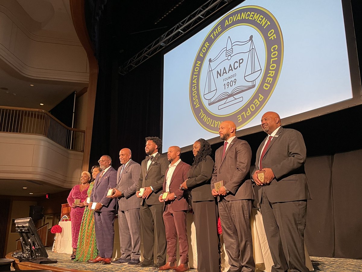 chrisronayne's tweet photo. A great night @NaacpCleveland Freedom Fund Dinner. Congrats to honorees Marcia Fudge, India Lee, Jazmin Long, Coach Ginn, Valissa Howard,CL3, Jeff Patterson, Cecil Lipscomb, Kim Foreman, Renee Richard. Well done. 

“Lift as you climb.” - Tiffany Cross, Keynote

Way to go @NAACP ! https://t.co/DtYZSsDY5i