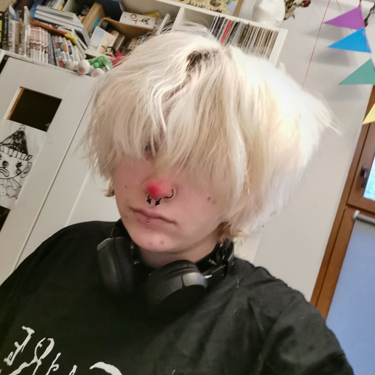 t00fm0f's tweet photo. rety szkola (・_・;) (cosplay rudolfa z okazji mikolajek) https://t.co/eXIgb5Fu5l