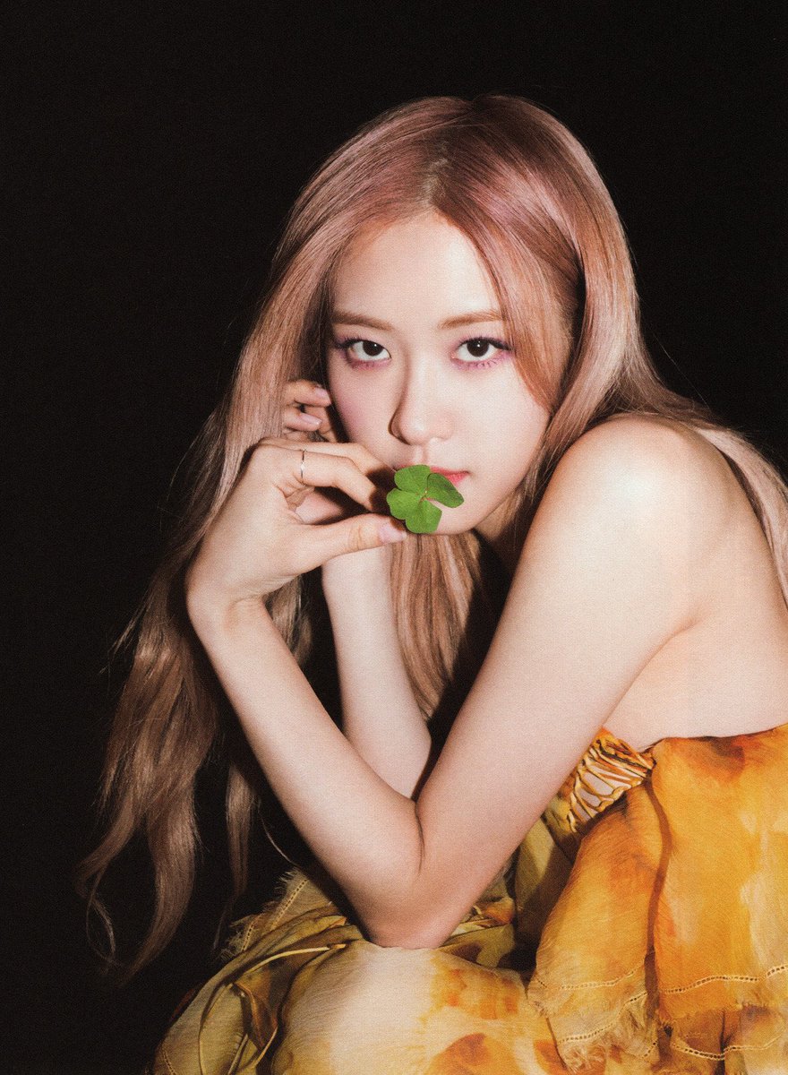 VOTE FOR ROSÉ RIGHT NOW !!!!!!