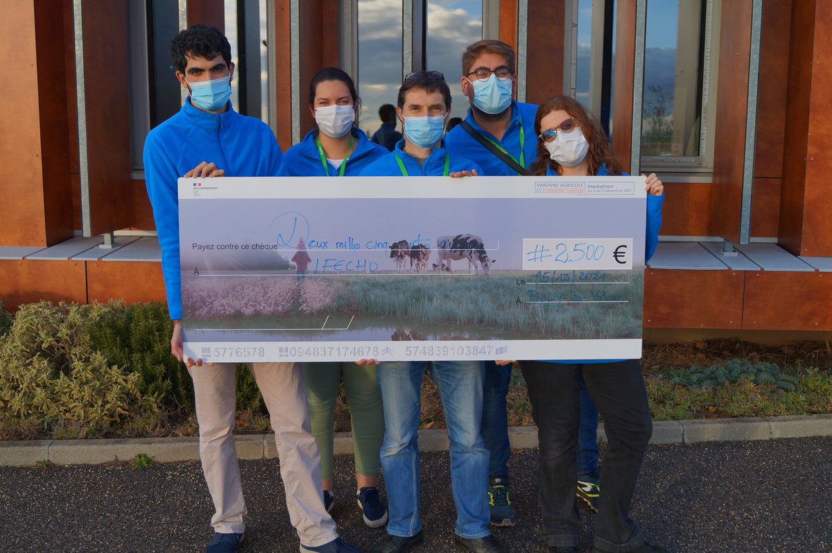HackTaFerme's tweet photo. Félicitations à nos gagnants !
L'équipe DATANUM / IFECHO remporte le 2e prix du Hackathon du Varenne agricole de l'eau et de l'adaptation au changement climatique.
#Varennedeleau #Hacktaferme #Hackathon https://t.co/aXM5PwSsK4
