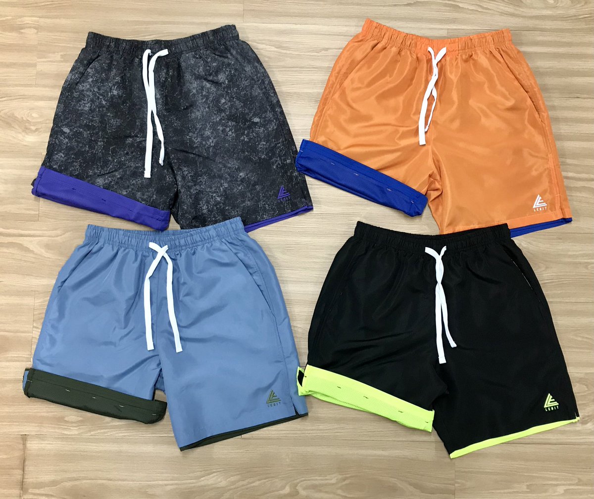 SLAMJAPAN's tweet photo. [LEGIT]
Layered Shorts ¥7,500(税込)
https://t.co/iNVLHZHslR

表地はハリのあるポリエステル生地、裏地は総裏メッシュ仕立てのショーツ📍

裾からみえる裏地の配色メッシュとLEロゴ刺繍がポイントです👀

コートの中でも外でも、快適にご使用いただけます♫

#slam #legit #legitstyle https://t.co/OpcCbjKv7k