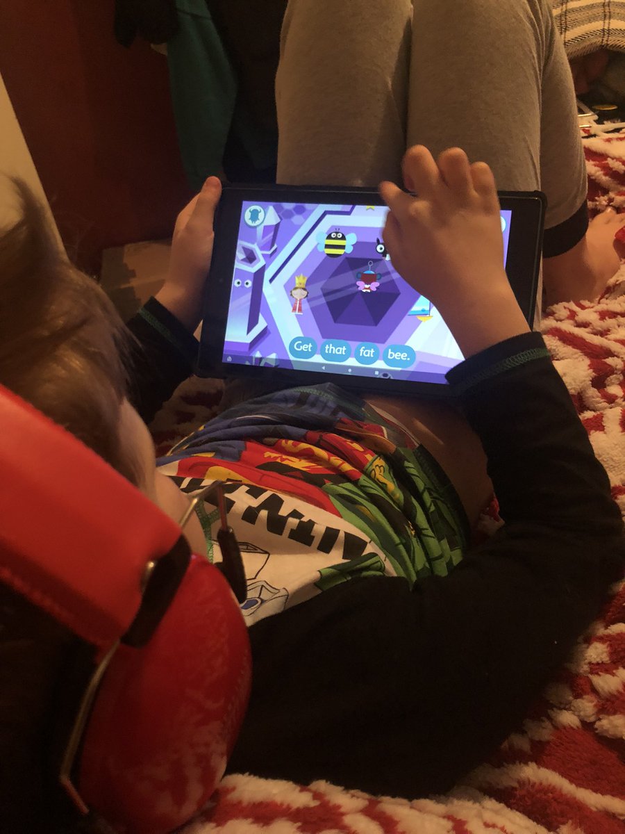 kimjDavis90's tweet photo. A morning of #TeachMyMonsyerToRead with T-J today. He really is growing in confidence with his reading. 🤞🏻 he might want to start again with the #4Apps at home too. @Mayflower_MCA @kellydannmca https://t.co/3KwWUv6GkQ
