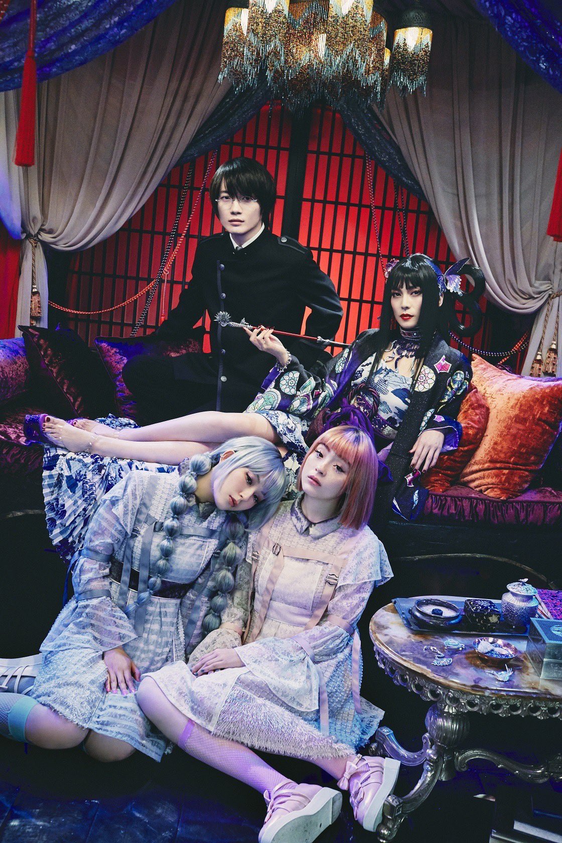 柴咲コウ　アイコラ 映画『ホリック xxxHOLiC』 特報映像が解禁されました🦋  ▶️https://t.co/u1v1WWAQuf 同時に #蜷川実花 監督撮りおろし、映画の期待高まる特写も解禁です✨ #柴咲コウ 演じる侑子と  #神木隆之介 さん演じる四月一日、【ミセ】と学校の ...