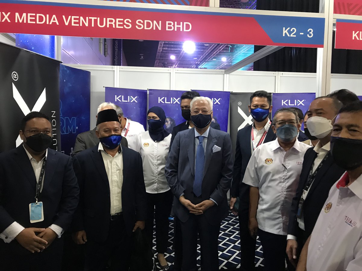 klixmy's tweet photo. Kolaborasi KLIX bersama Teraju di majlis perasmian dan pameran ini adalah sebagai salah satu syarikat bumiputera yang telah diiktiraf dengan status KEGA (Aktiviti Pertumbuhan Ekonomi Utama) untuk memacu industri digital negara.

KLIX

Revolusi Gaya Hidup

#superinternet https://t.co/GOQqa0eODt