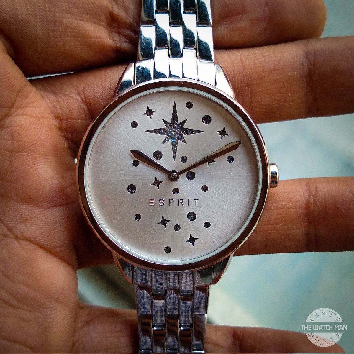cameramayn's tweet photo. ESPRIT Ladies Quartz Watch

- BRAND NEW 
- Case Diameter 37mm
- Beautiful Starry Dial
- All Stainless Steel
- Butterfly Clasp

4400/-
FREE DELIVERY ALL OVER 🇵🇰

dm to order.
follow @watchmayn for more watches ❤️ https://t.co/QvefQHIN7d