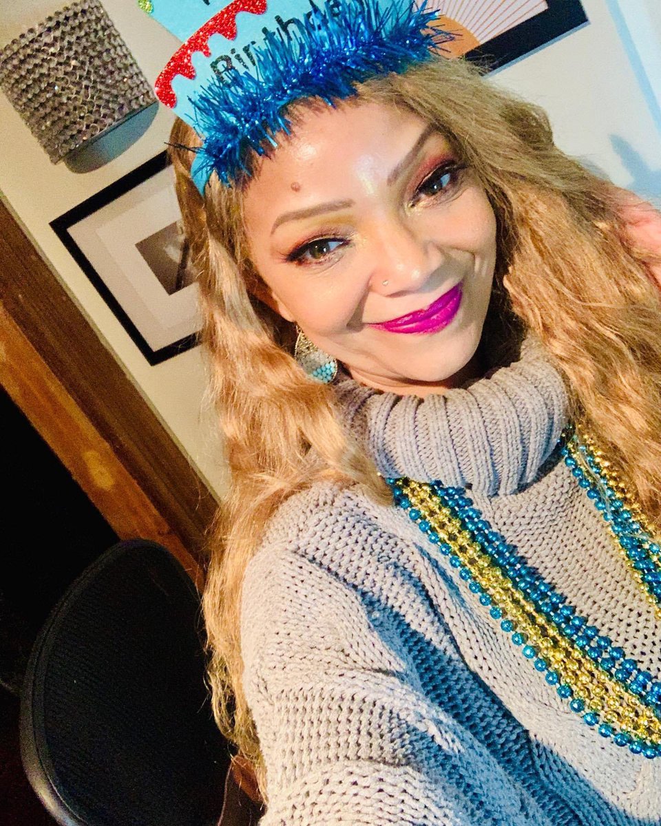 jillibee's tweet photo. Happy birthday to you incomparable @SakaiSmith @LesFemmesFa 💕 https://t.co/WqTSyfCuDm
