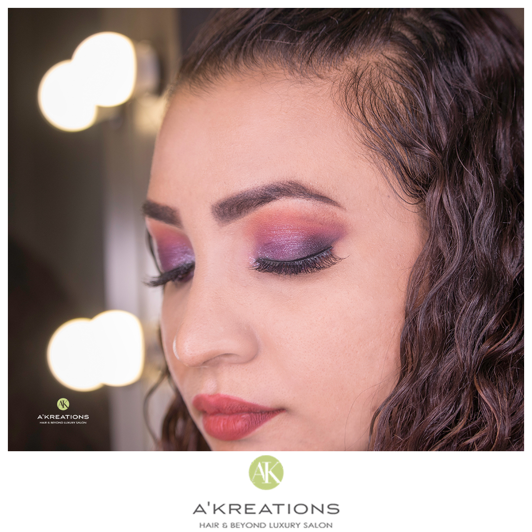 AKreationsIndia's tweet photo. Trending eye make-up! Makeup by Top Stylist Swati Khaire.
#akreationsindia #happyclient #celebritysalon #akreationspowai #akreations #modernsalon #trending #makeup #makeupartist #makeuplooks #glammakeup #makeuplooks #makeuptutorial #partymakeuplook #makeover #eyemakeup https://t.co/uMOTppXb41