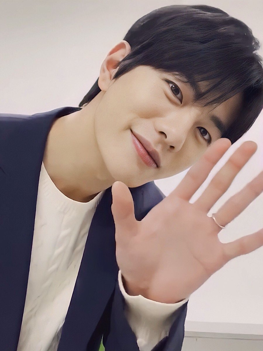 GoldenChilxd's tweet photo. ■  A letter from me  ■

Saying goodbye is the painful way of solving a problem. But here I am.

Thank you for the memories!♡ https://t.co/YgEU58CyID