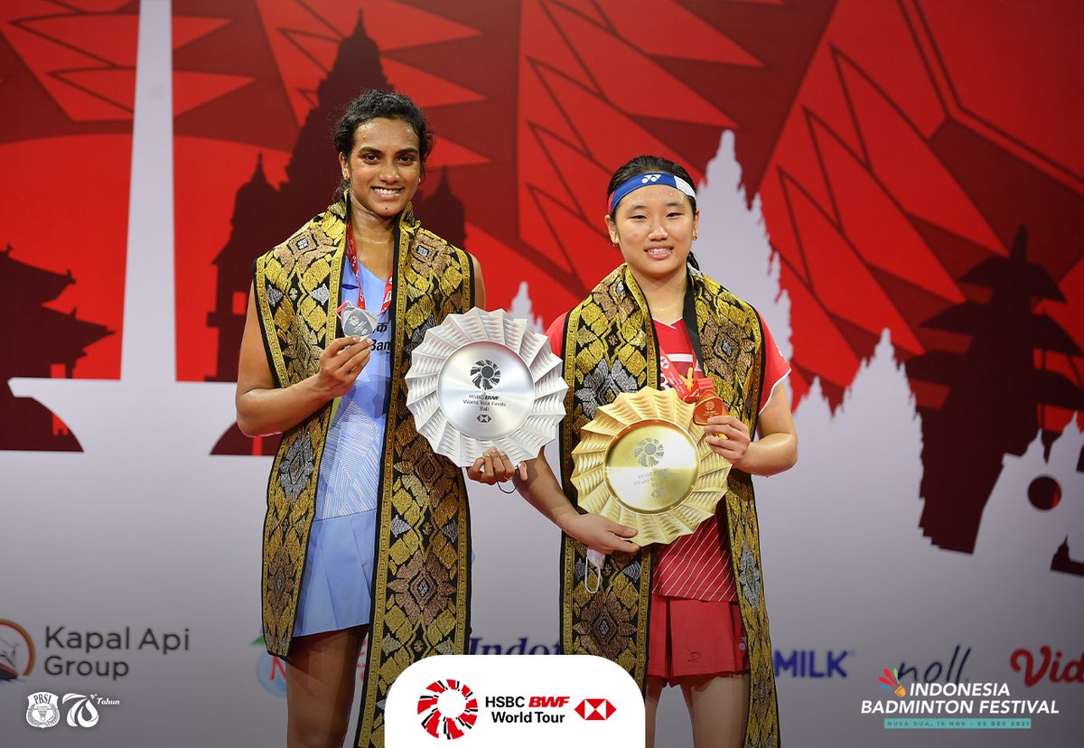 Indonesia Badminton Festival 2021 ditutup dengan final BWF World Tour Finals kemarin.

Selamat kepada para pemenang dan runner up! 🔝

#indonesiabadmintonfestival #bwfworldtourfinals #BWFWorldTourFinals2021