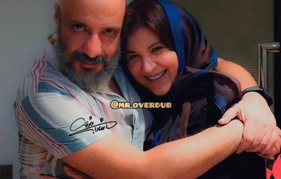 Mosavi79's tweet photo. نمیدونه که هر چقدر محکم بغل کنه باز واسه ما زن نقیه :)) https://t.co/Awi9p6Luhy