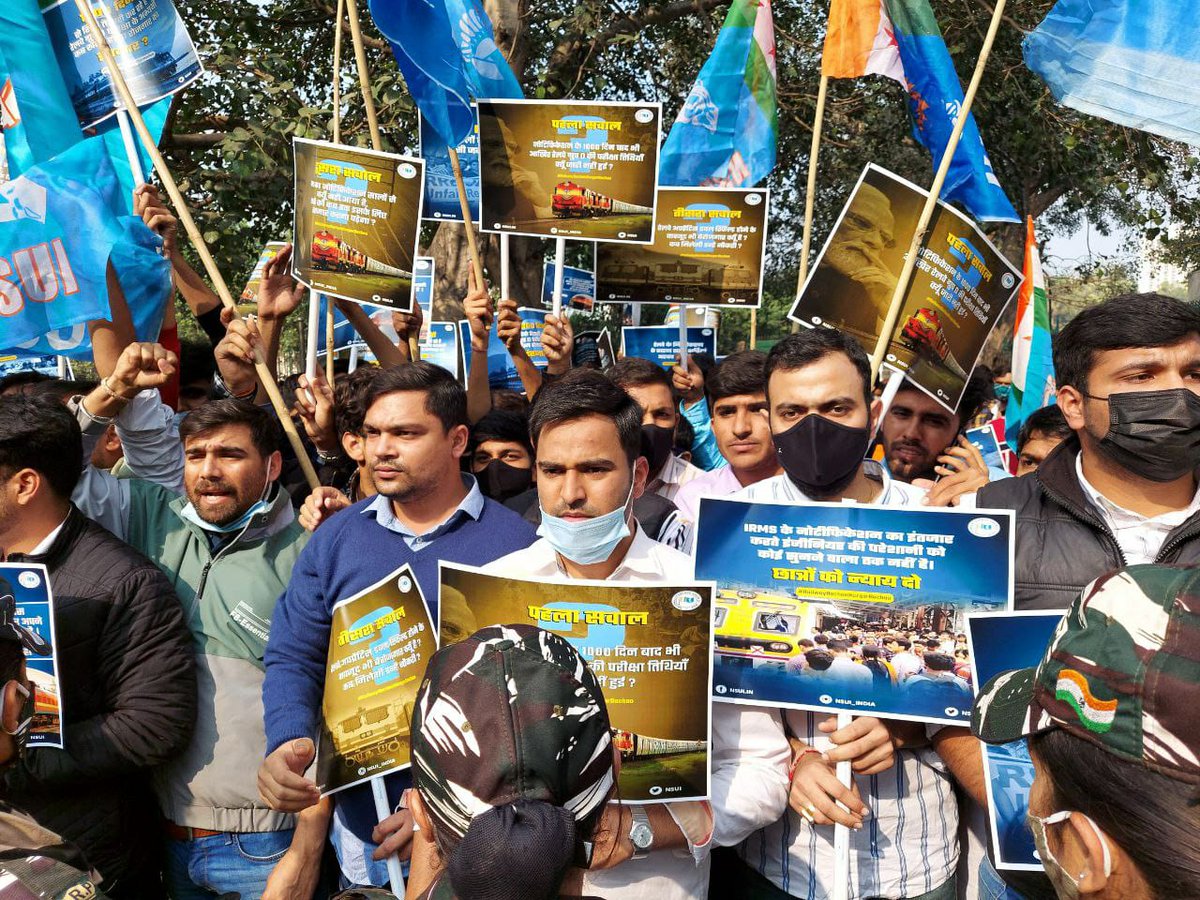 Neerajkundan's tweet image. .@NSUIDelhi activists protested in front of Railway Bhawan demanding #RailwayExamCalendarDo .
Our demands are clear

◆On time exam, results &amp;amp; joining
◆Release dates for group D exam
◆Jobs for railway apprentices
● #Conduct_SSE_IRMS Exam