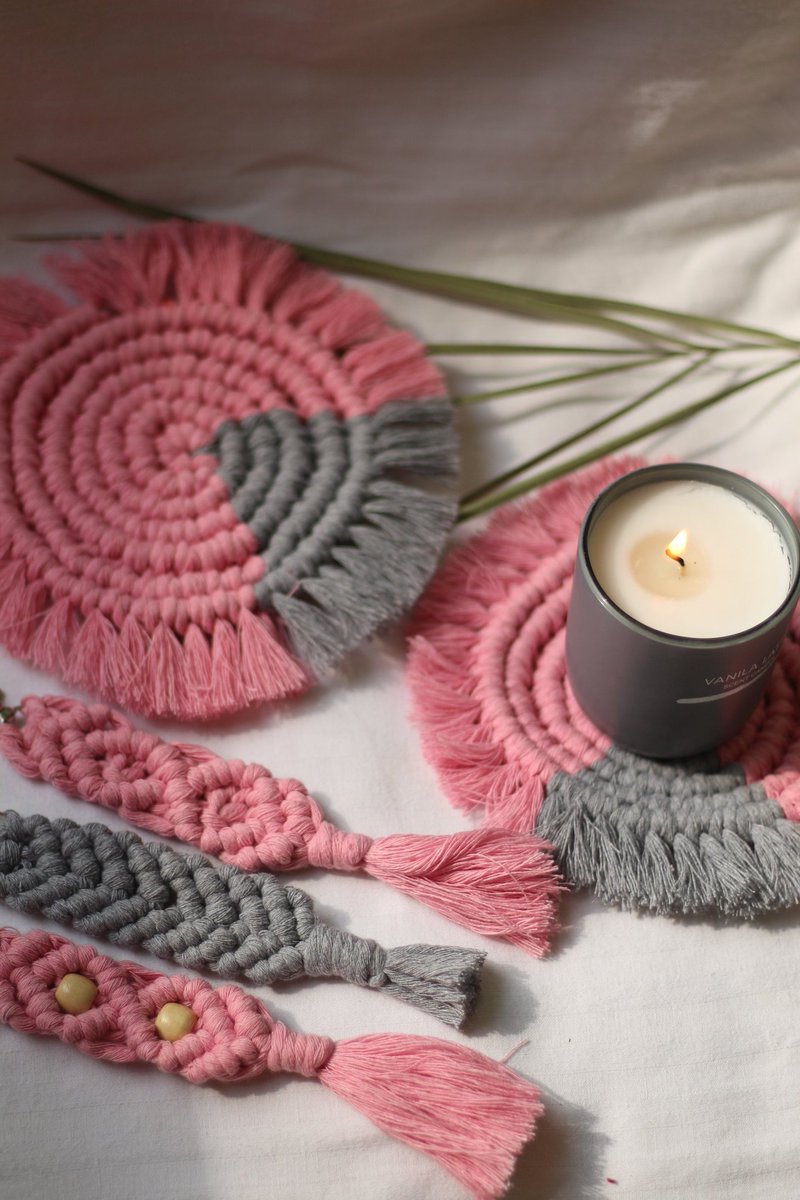 sin_ruby's tweet image. Launching the dual tone macrame coasters. Can be used in multiple ways, as a coasters, to keep your planters and any other imaginable placeholder.
Perfect for holiday season gifts. Club them with similar coloured keychains 2 make it a complete gifting combo.
DM to order #coasters