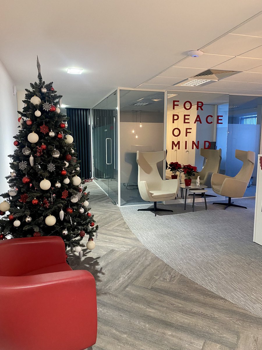 It’s beginning to look a lot like Christmas <a href="/Prettys_Law/">Prettys</a> ✨🎄