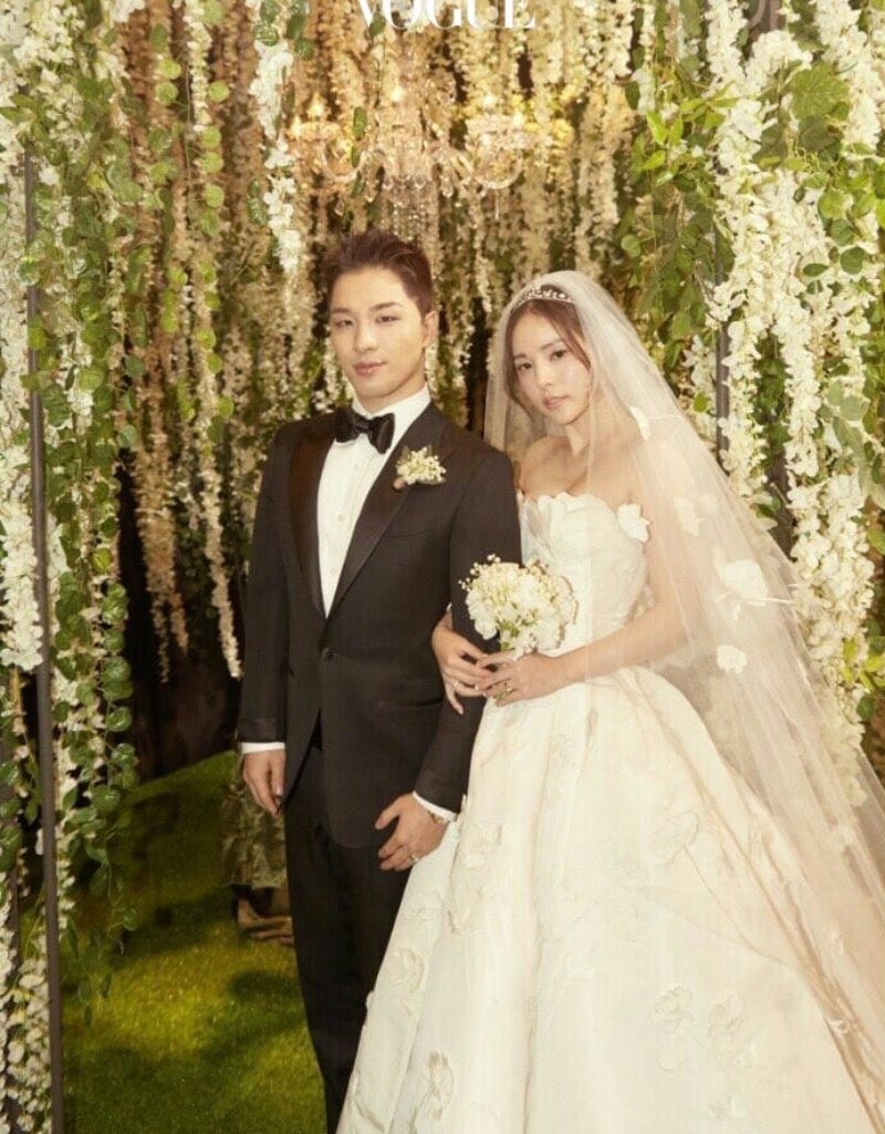 “#BIGBANG üyeleri bebeğin doğması ile birlikte mest oldu.”

“Min Hyo-rin bir süreliğine bebeğine odaklanmayı planlıyor. #TAEYANG ise üyelerle birlikte yeni bir albüm hazırlıyor.“